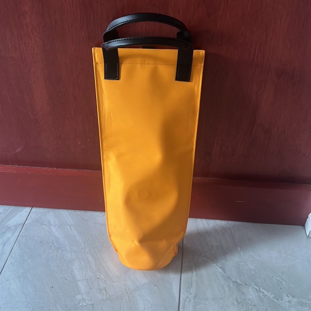 Veuve Clicquot Ponsardin Orange Bottle Bag Cover Insulated NWOT Ice Jack… - Picture 4 of 8